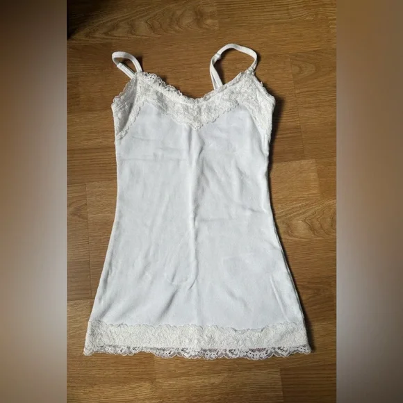 Hollister Gray and White Lace Camisole 2 Piece Set - Picture 5 of 8